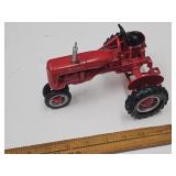 VTG Ertl FARMALL Tractor B McCormick Die Cast