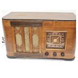Vintage Mantola  Tube Radio Powers Up
