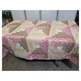 Vintage Quilted Bedspread    70 x 76