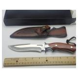 New 11" Wood Handle Knife w Sheath