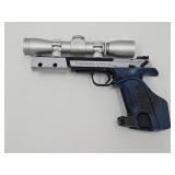 Sig 22 LR  Pistol & Luepold Scope w Case