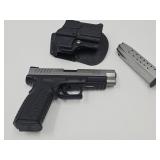 Springfield XD -40 Semi Auto Pistol, Holster, Mag