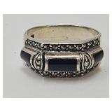 925 Sterling Silver Ring w  Onyx? SZ 8.5