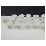 Corelle Mug Lot Poppy & 1 Creamer