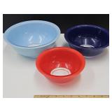 Set of 3 Pyrex Nesting Bowls Up to 9 3/4" wide