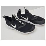 U.S. 6.5 Y Nike Shoes Like New