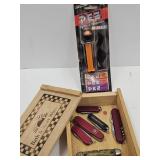 PEZ Head, Knives in wood box