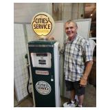 Tokeim Gas Pump w Cities Service Globe
