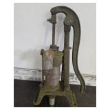 Primitive Hand Water Garden Lawn Pump