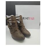 Boots Size 6.5 NIB
