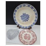 England Plate, 3 Nesting Glass Hearts +