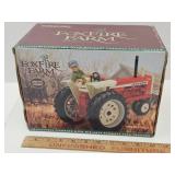 NIB FARMALL Ertl 1/16 Die Cast Tractor