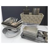 Baking Pans, Cookie Cutters, Mini Load Pans +