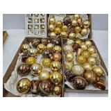 Christmas Ornament Lot: Gold Tone Color