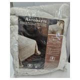 Antoinette Q SZ Heavy Weight Matelasse Bedspread
