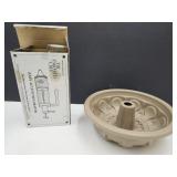 Pampered Chef  Decorator & Silicone Mold