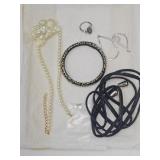 Costume Jewelry; Flower Necklace, Bracelet +