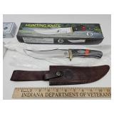 NIB Hunting Knife W Sheath