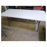 Nice 6 Foot Cosco Folding Table