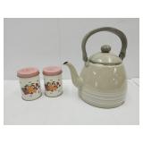 MCM salt & Pepper Shakers w Kettle