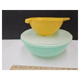 VTG Tupperware Bowl Large & Yellow Strainer