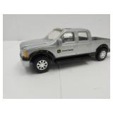 ERTL John Deere Silver Crew FORD 350 Truck