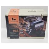 New Field & Stream Electric Grinder W Box