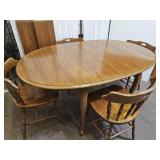 Nice Vintage Drop Table  w 2 Leaves &   4 Chairs