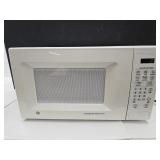 Small White Working Microwave  18 x 11 x 10"h