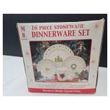 16 PC Merry  Bright Christmas Dishes