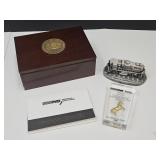 Norfolk Southern Train, Paprweight W Box