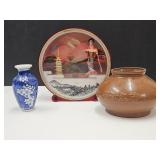 Vintage Oriental Display W Vases