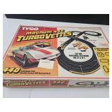 Tyco Turbo Vettes Working Race Set W Cars