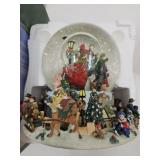 Kirkland Waterglobe w Box