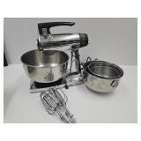 Sunbeam Counter Top Mixer w Beaters & Bowls