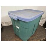 Rubbermaid Storage Tote
