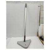Floor Cleaner-Gets Corners