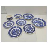 8 Pieces of Blue Willow Dishes