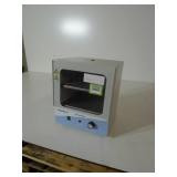 Mini Incubator (Loc: NLD) Mini Incubator (Loc: NLD)