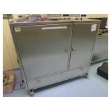 Mobile Storage Cabinet (Loc: UK) Mobile Storage Cabinet (Loc: UK)