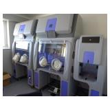 Isolating Glove Box (Loc: UK) Isolating Glove Box (Loc: UK)