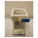 Glass Enclosed analytical Balance