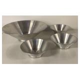 VINTAGE MIRRO ALUMINUM BOWL SET