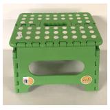 COLLAPSIBLE STEP STOOL