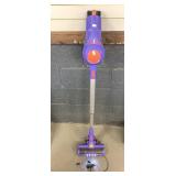 MOOSOO CORDLESS VACUUM, TURNS ON