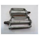 Pair of Wald #6102 Bicycle Pedals