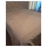 NICE Bedspread for Full Size Bed (Read)