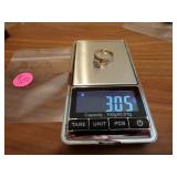 3.05 grams 10K Gold Vintage Ornate Ring with