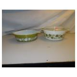 2 Vintage Pyrex Dishes - 1&1/2 Pint with Lid &