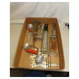 Assorted Vintage Kitchen Items